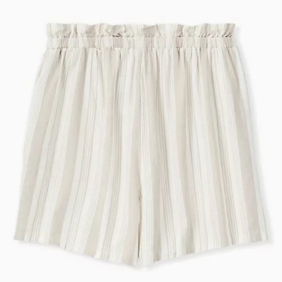 Torrid DRAWSTRING PAPERBAG WAIST MID SHORT - Picture 2 of 4